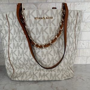 Micheal Kors Purse